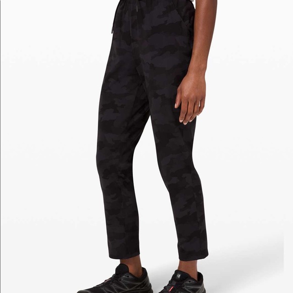 Lululemon Keep Moving 7/8 Pant - Picture 2 of 9